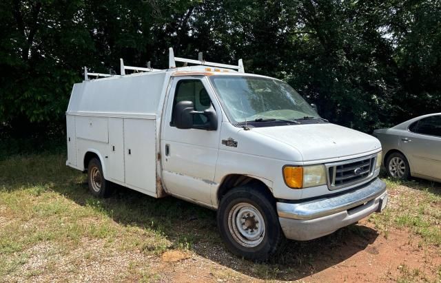 2003 Ford Econoline E350 Super Duty Cutaway Van