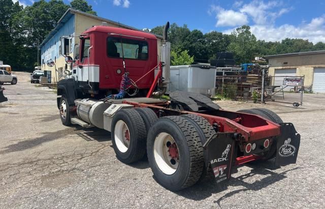 2006 Mack 600 CHN600