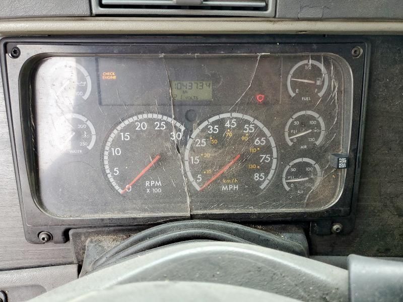 2006 Freightliner Conventional Columbia