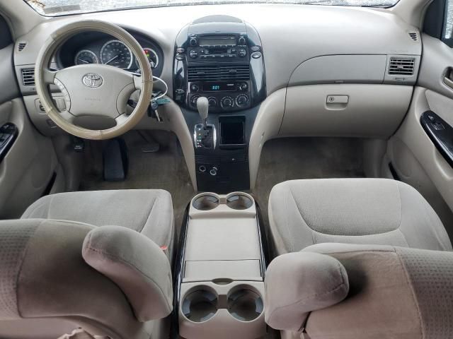 2005 Toyota Sienna CE