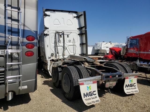 2018 Freightliner Cascadia 126
