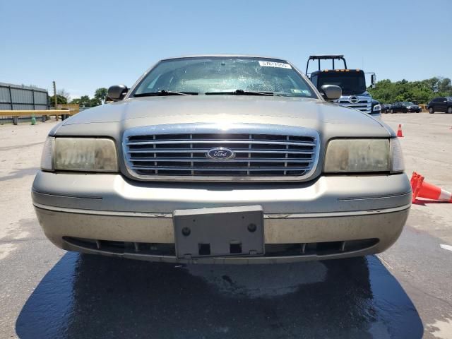 2003 Ford Crown Victoria LX