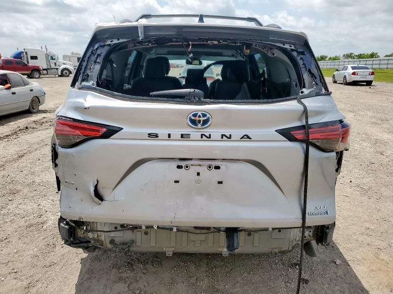2022 Toyota Sienna XLE