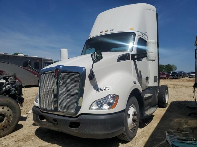 2016 Kenworth T680 Semi Truck