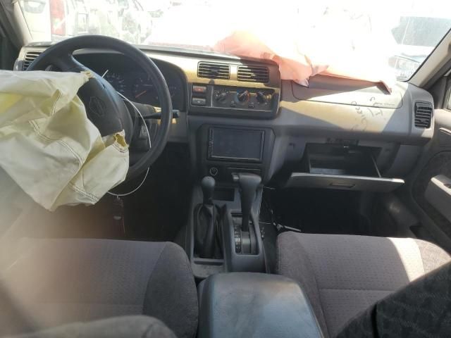 2000 Nissan Xterra XE
