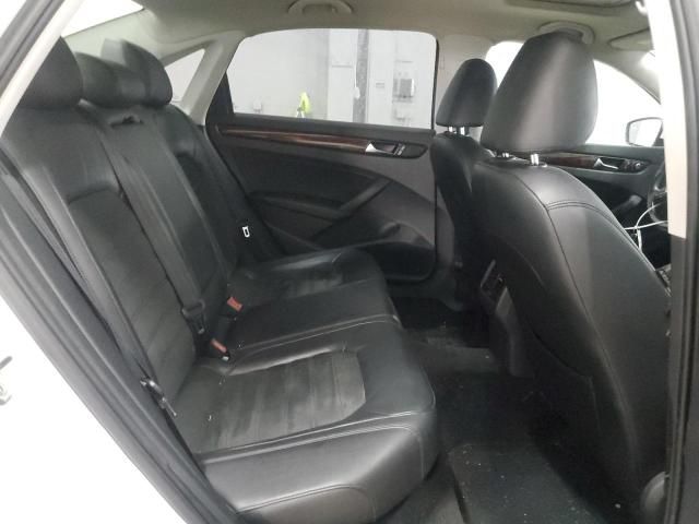 2013 Volkswagen Passat SEL