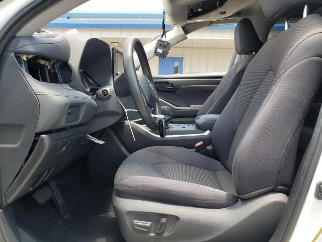 2022 Toyota Highlander L