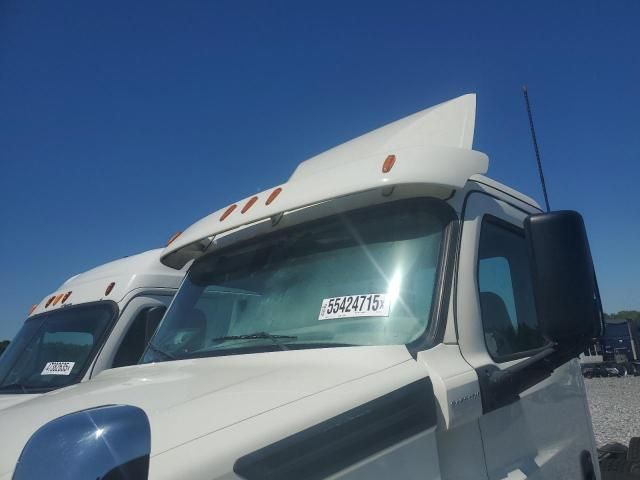 2019 Freightliner Cascadia 126 Semi Truck