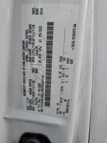 2011 Ford Econoline E350 Super Duty Cutaway Van