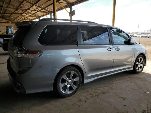 2011 Toyota Sienna Sport