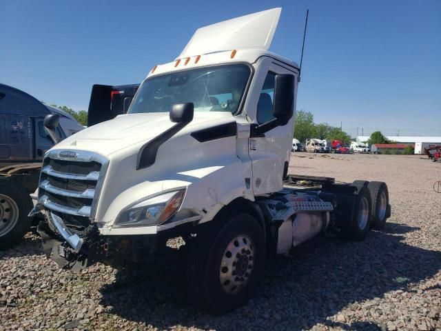 2023 Freightliner Cascadia 116 Semi Truck