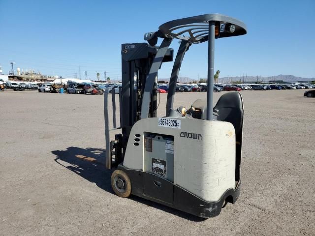 2017 Crown RC5535-35 Forklift