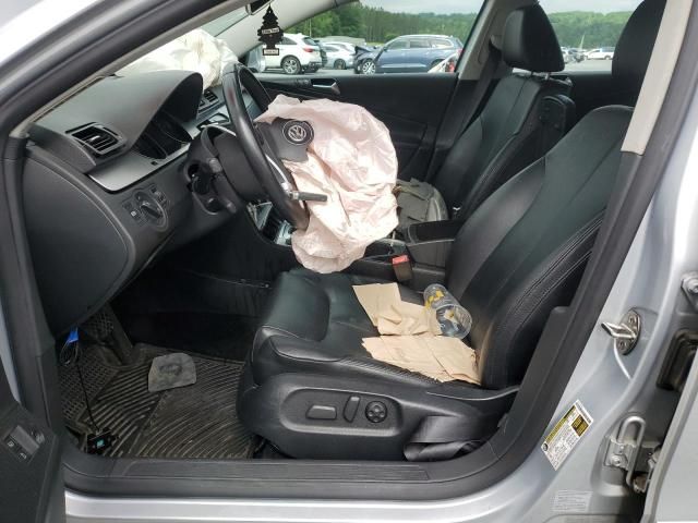 2010 Volkswagen Passat Komfort