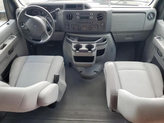2011 Ford Econoline E350 Super Duty Wagon