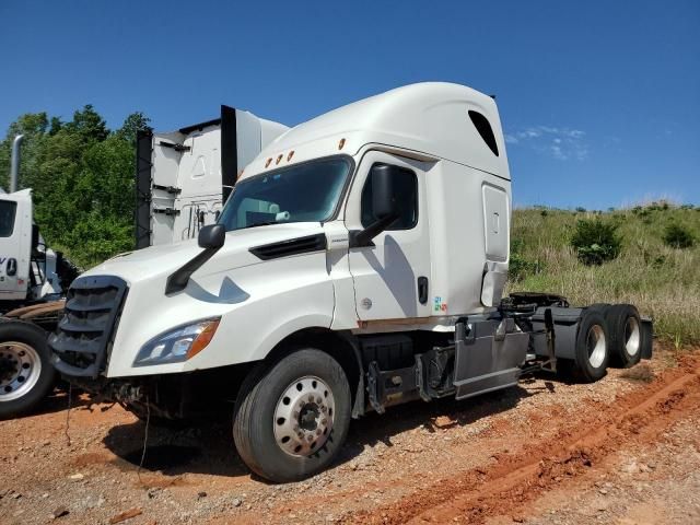 2020 Freightliner Cascadia Semi Truck