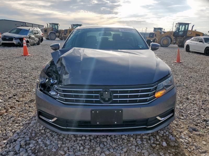2018 Volkswagen Passat SE