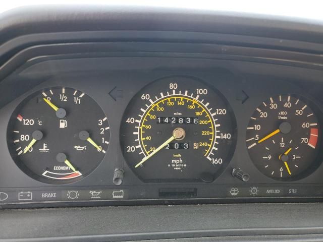 1986 Mercedes-Benz 300 E
