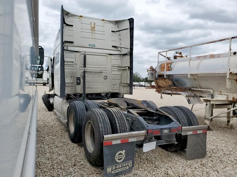 2020 Volvo VNL Semi Truck