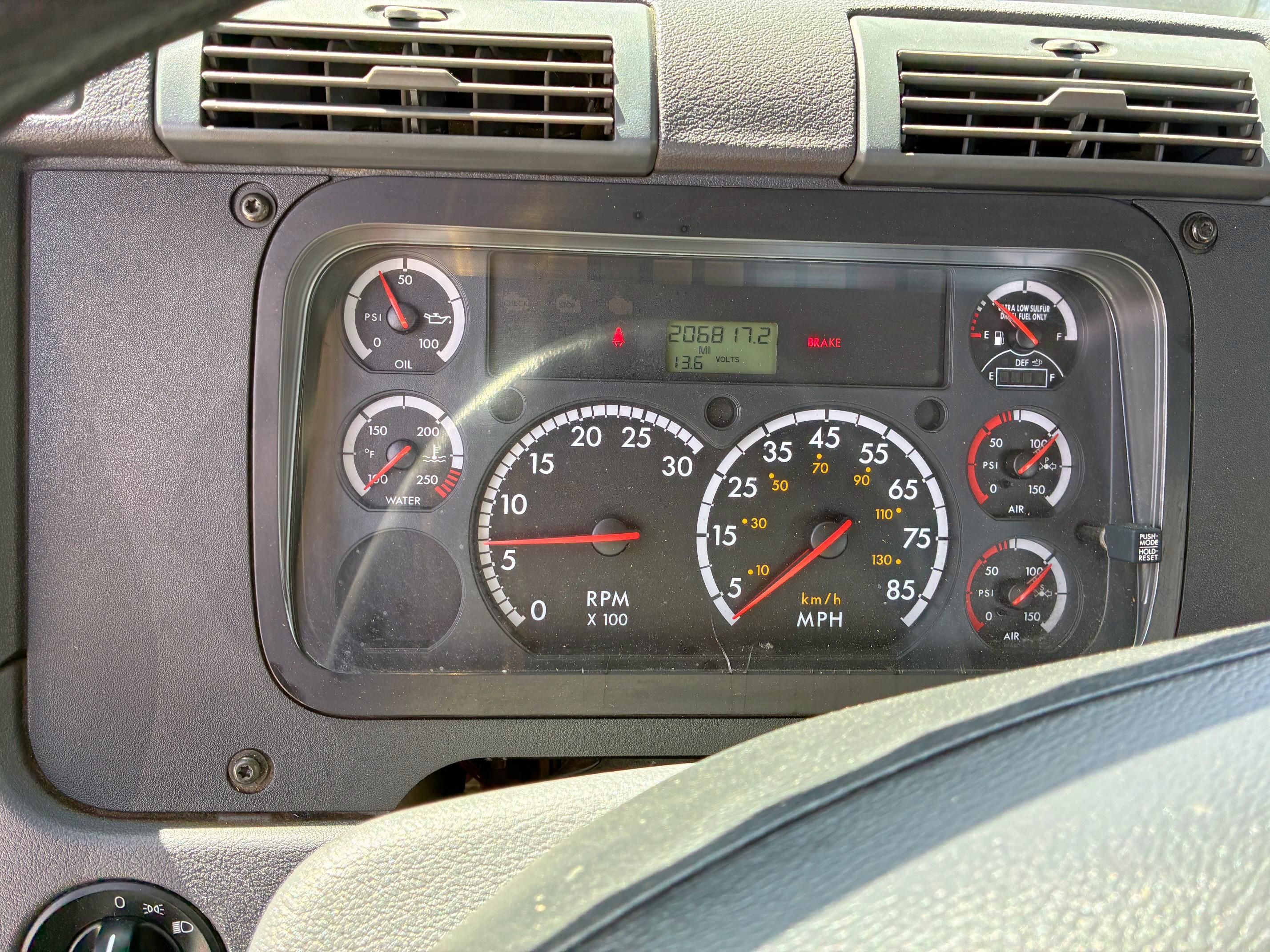 2016 Freightliner Cascadia 113