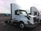 2017 Volvo VNL Semi Truck