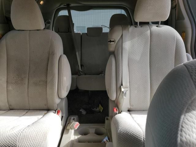 2014 Toyota Sienna LE