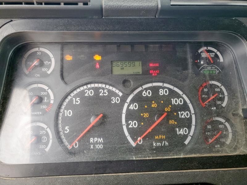 2014 Freightliner Cascadia 125 Semi Truck
