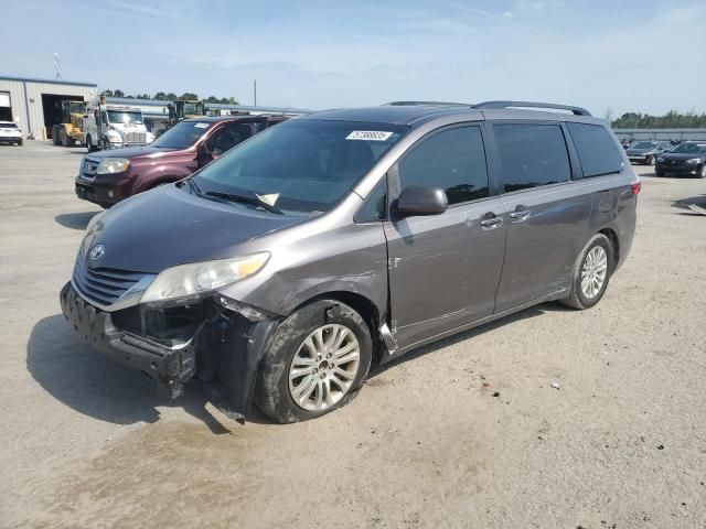 2015 Toyota Sienna XLE