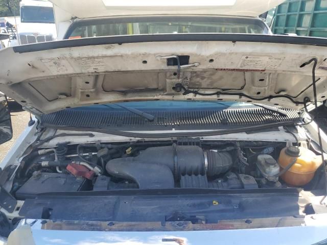 2017 Ford Econoline E350 Super Duty Cutaway Van