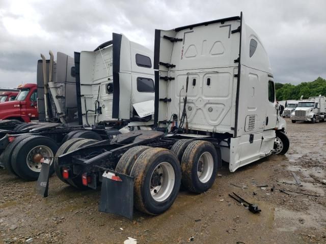 2018 Freightliner Cascadia 126