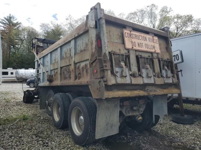 2006 Peterbilt 357 Dump Truck