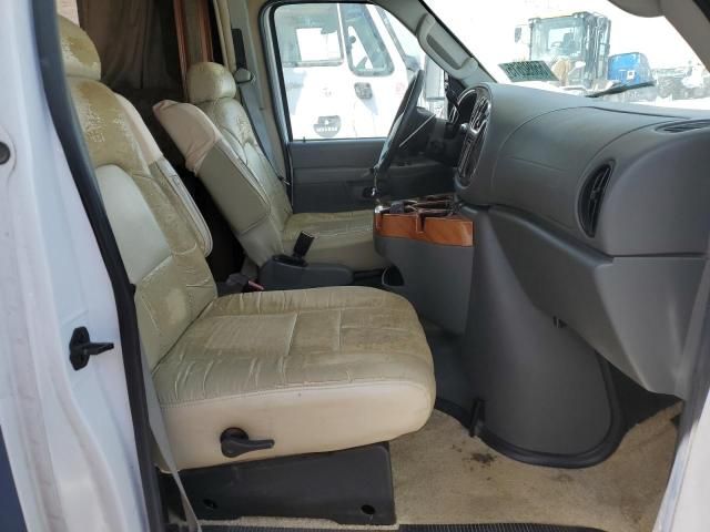 2008 Ford Econoline E450 Super Duty Cutaway Van