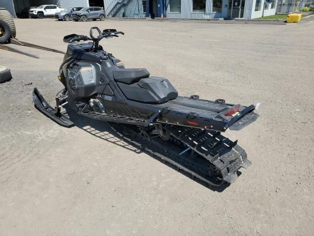 2023 Skidoo 2023 Skidoo Summit X 8
