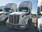 2016 Peterbilt 579 Semi Truck
