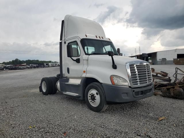 2015 Freightliner Cascadia Semi Truck