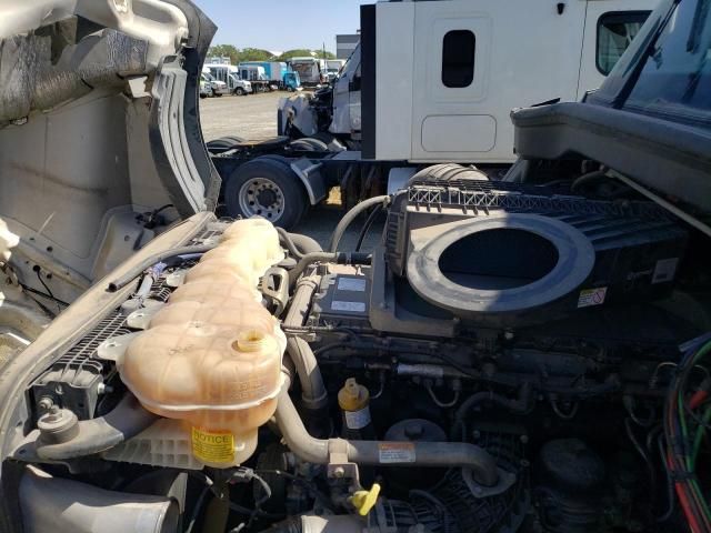 2019 Freightliner Cascadia 126 Semi Truck