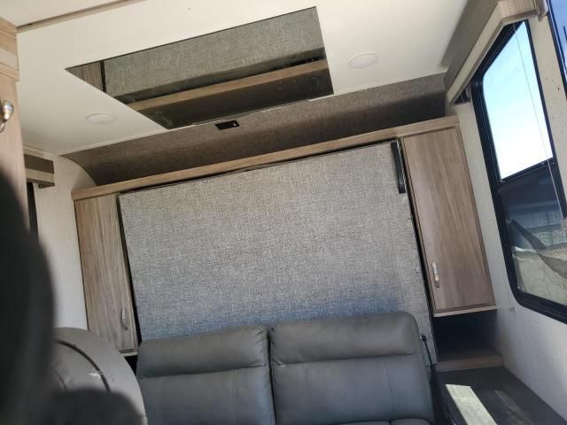 2022 Winnebago Minnie