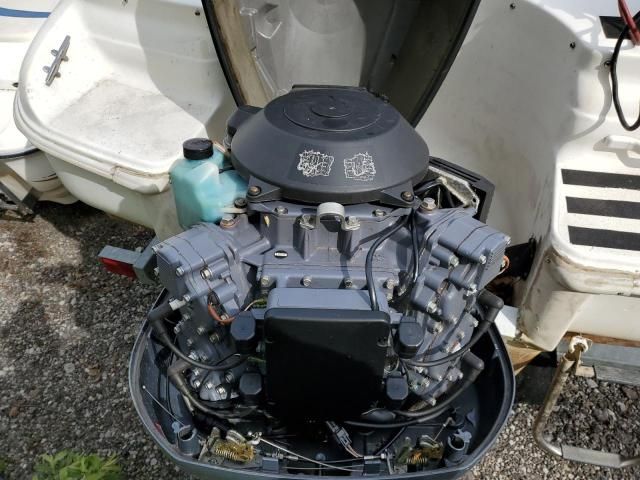 2002 Glastron Boat