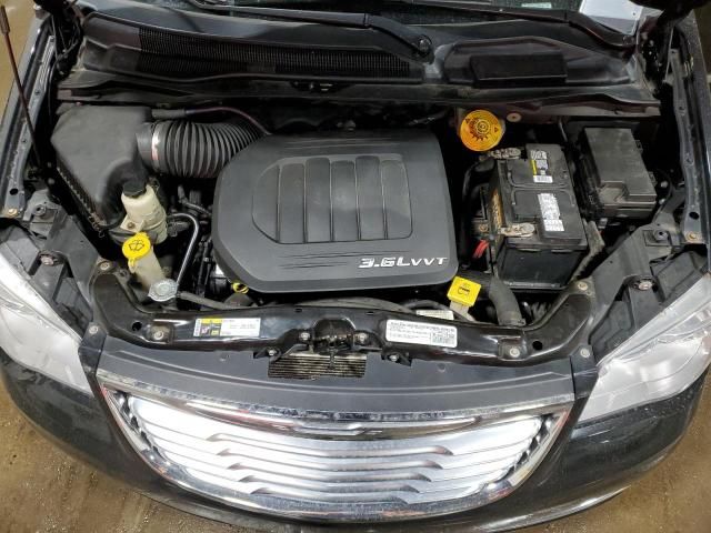 2015 Chrysler Town & Country Touring