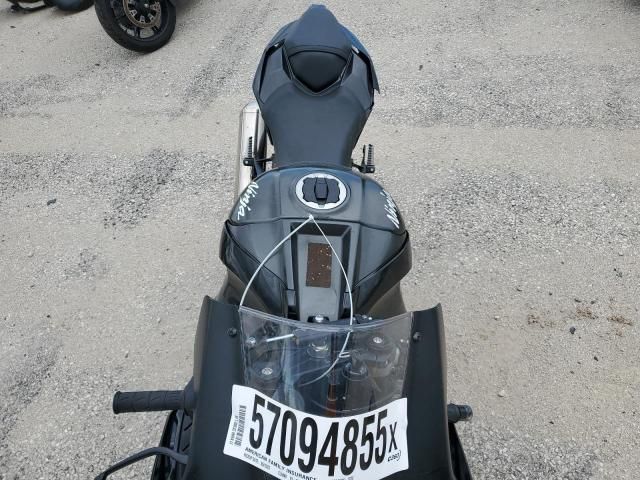 2021 Kawasaki ZX1002 L