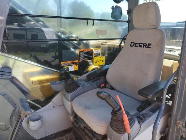 2018 John Deere 210GLC