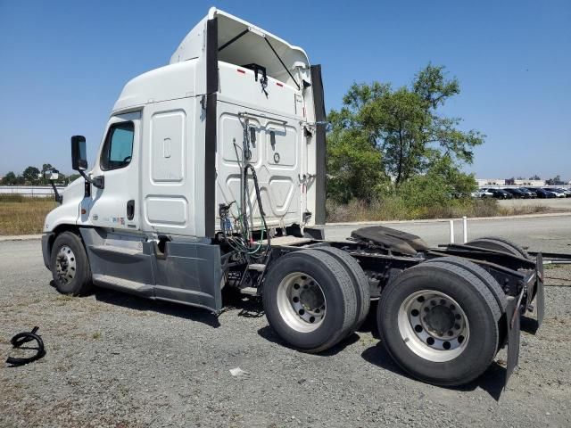 2016 Freightliner Cascadia 125