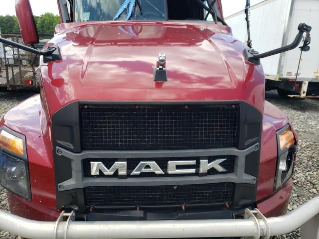 2020 Mack Anthem Semi Truck