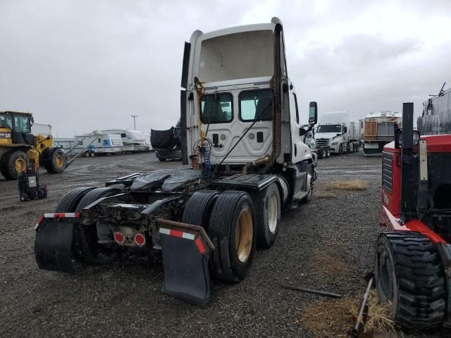 2015 Freightliner Cascadia 125 Semi Truck