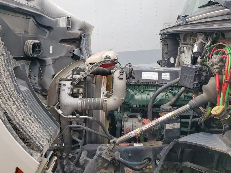2020 Volvo VNR Semi Truck