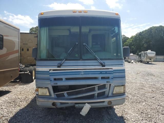 2000 Fleetwood 2000 Ford F550 Super Duty Stripped Chassis