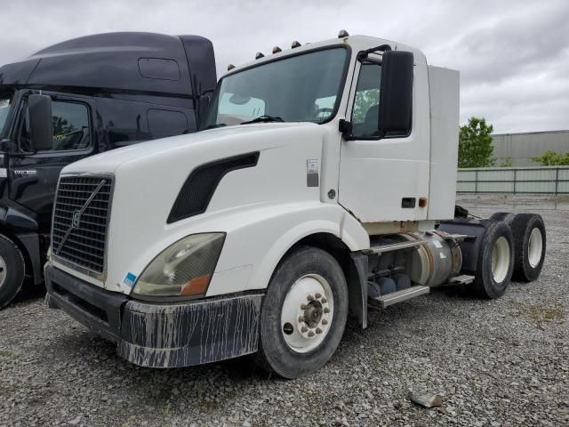 2007 Volvo VNL Semi Truck