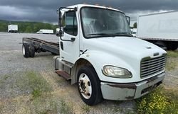 Compre camiones salvage a la venta ahora en subasta: 2006 Freightliner M2 106 Medium Duty