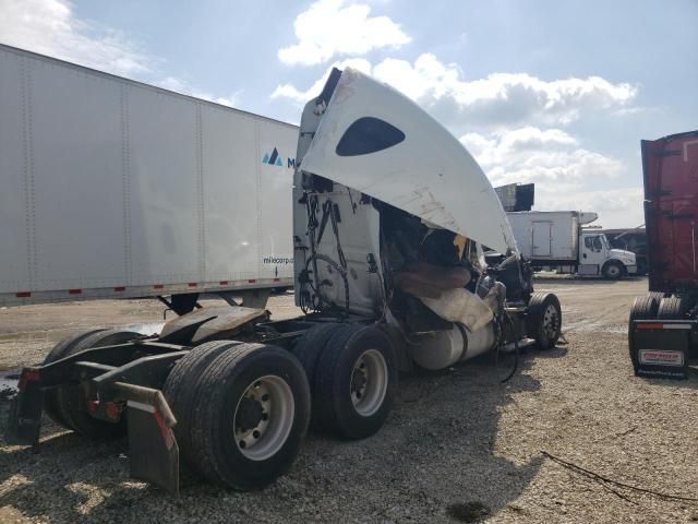 2012 Freightliner Cascadia Semi Truck