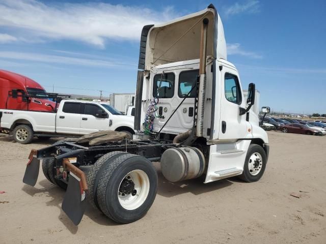 2015 Freightliner Cascadia 125 Semi Truck