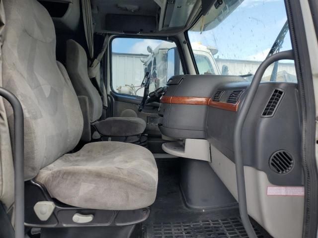 2006 Volvo VNL Semi Truck
